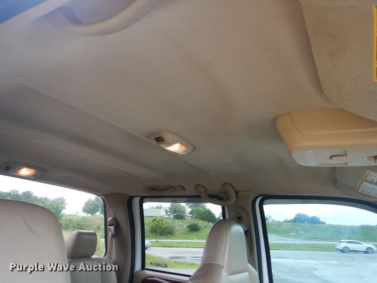 image for item IT9246 2006 Ford F350 Super Duty Lariat  Crew Cab pickup truck