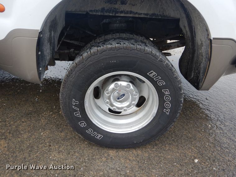 image for item IT9246 2006 Ford F350 Super Duty Lariat  Crew Cab pickup truck