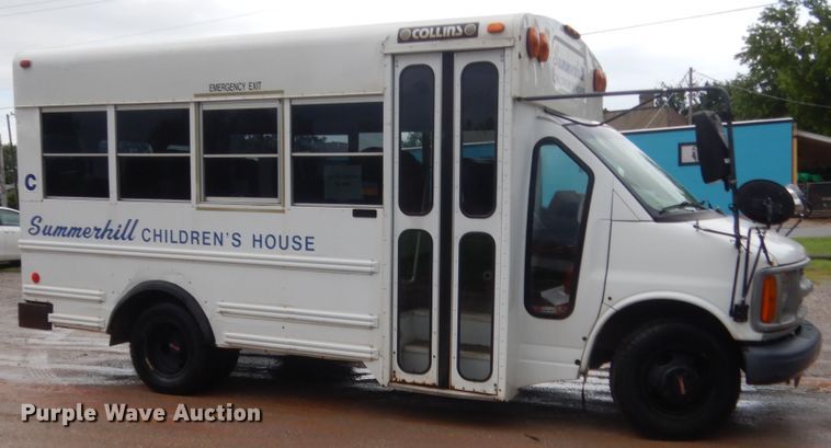 image for item IT9551 2000 Chevrolet Express 3500  school bus