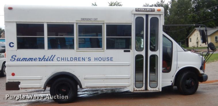 image for item IT9551 2000 Chevrolet Express 3500  school bus