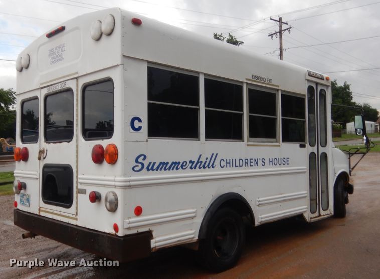 image for item IT9551 2000 Chevrolet Express 3500  school bus