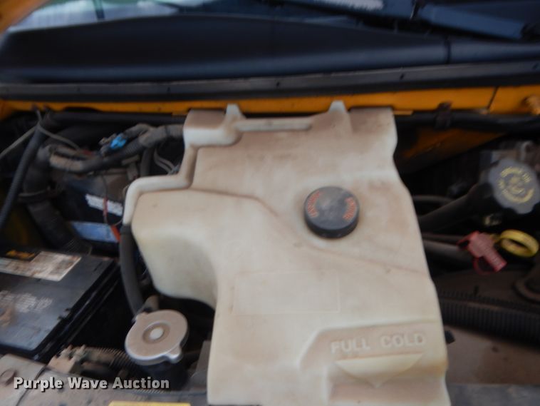 image for item IT9551 2000 Chevrolet Express 3500  school bus