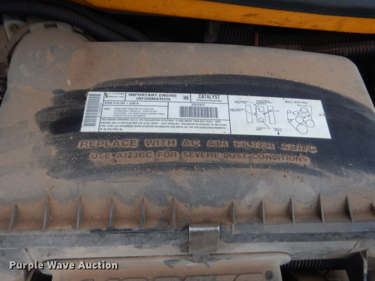 image for item IT9551 2000 Chevrolet Express 3500  school bus