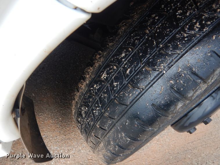 image for item IT9551 2000 Chevrolet Express 3500  school bus