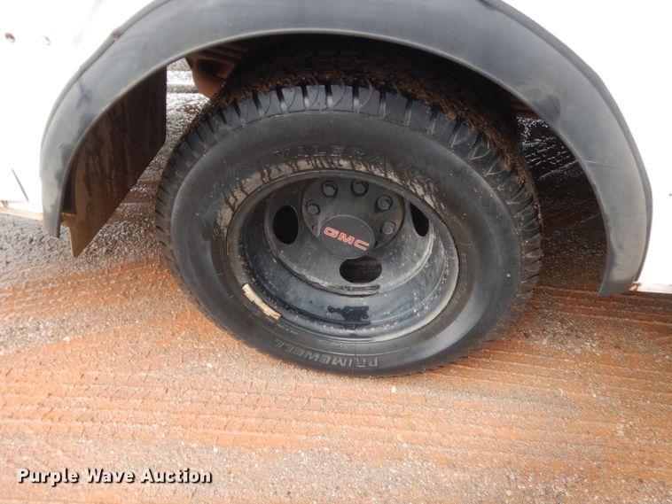 image for item IT9551 2000 Chevrolet Express 3500  school bus