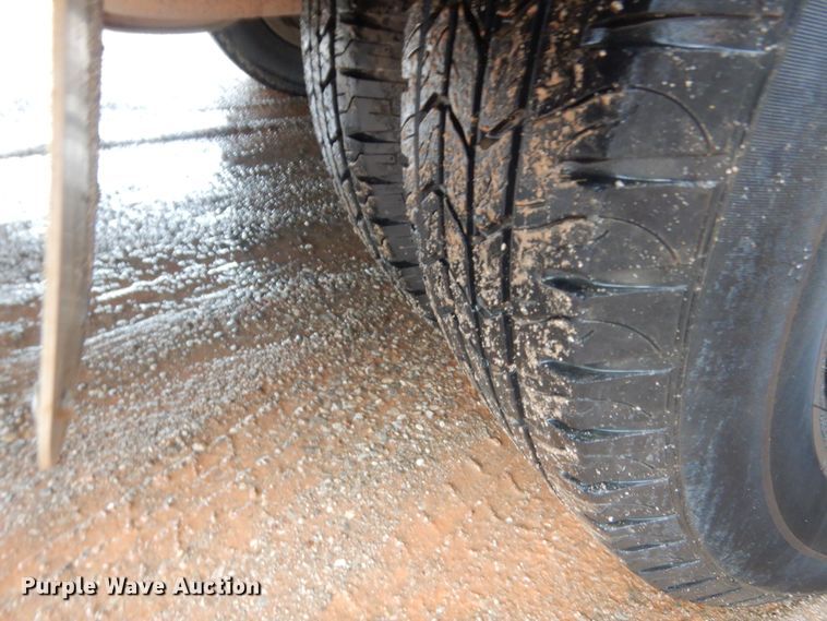 image for item IT9551 2000 Chevrolet Express 3500  school bus