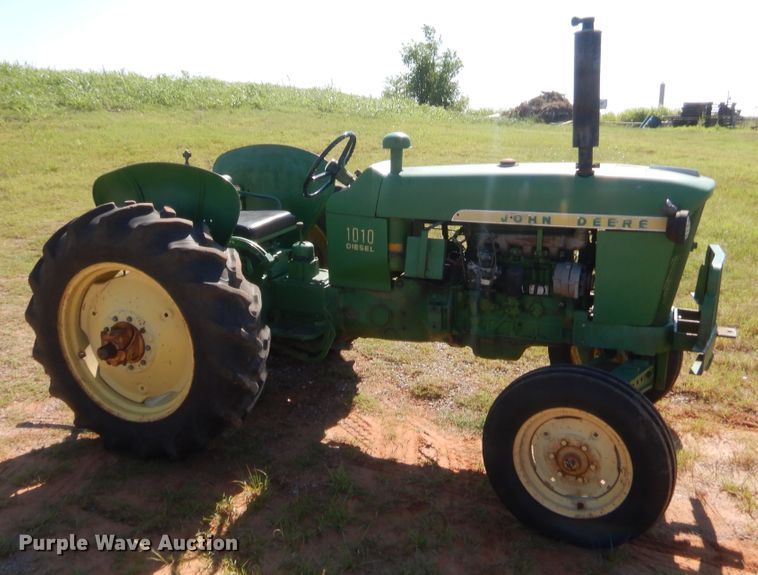 image for item IT9615 1964 John Deere 1010  tractor