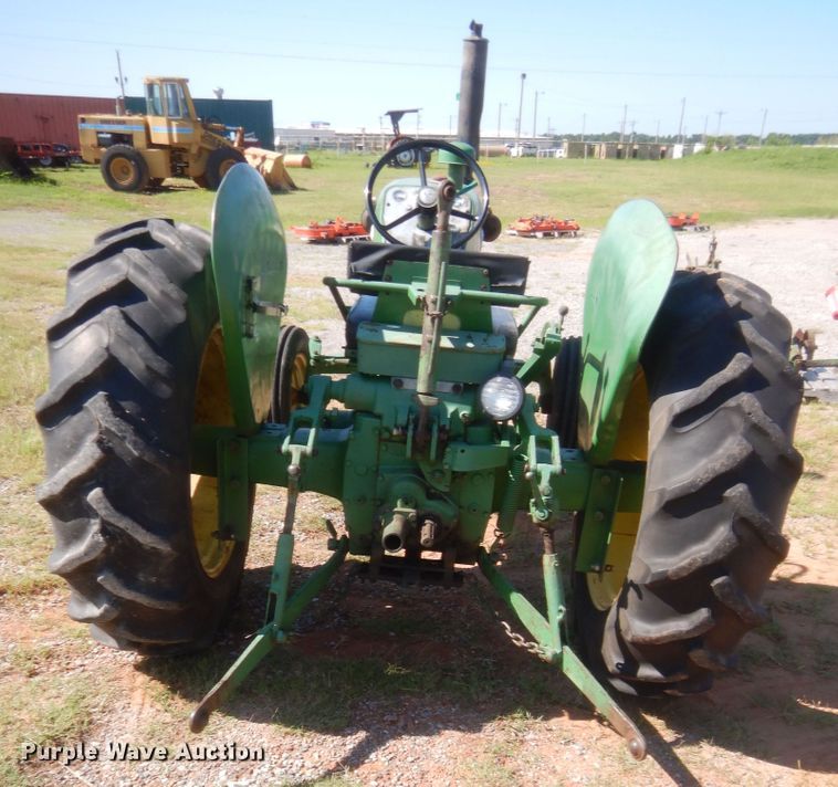image for item IT9615 1964 John Deere 1010  tractor