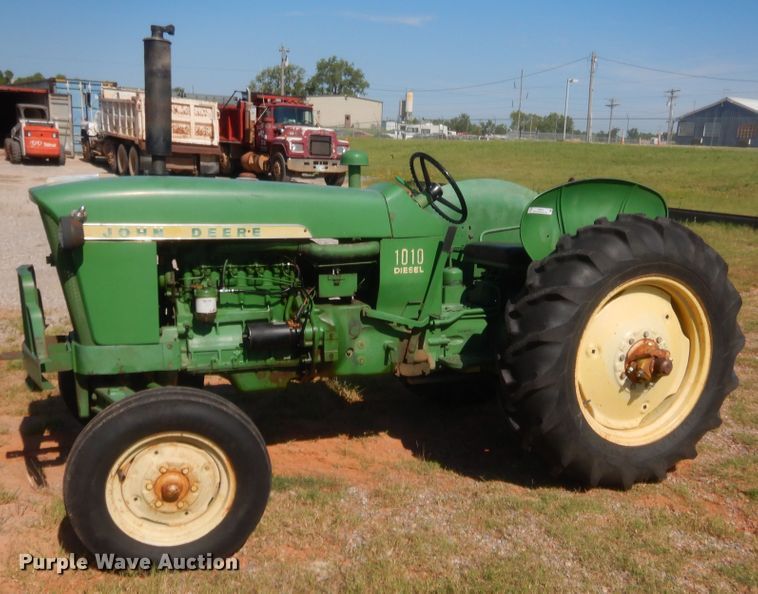 image for item IT9615 1964 John Deere 1010  tractor