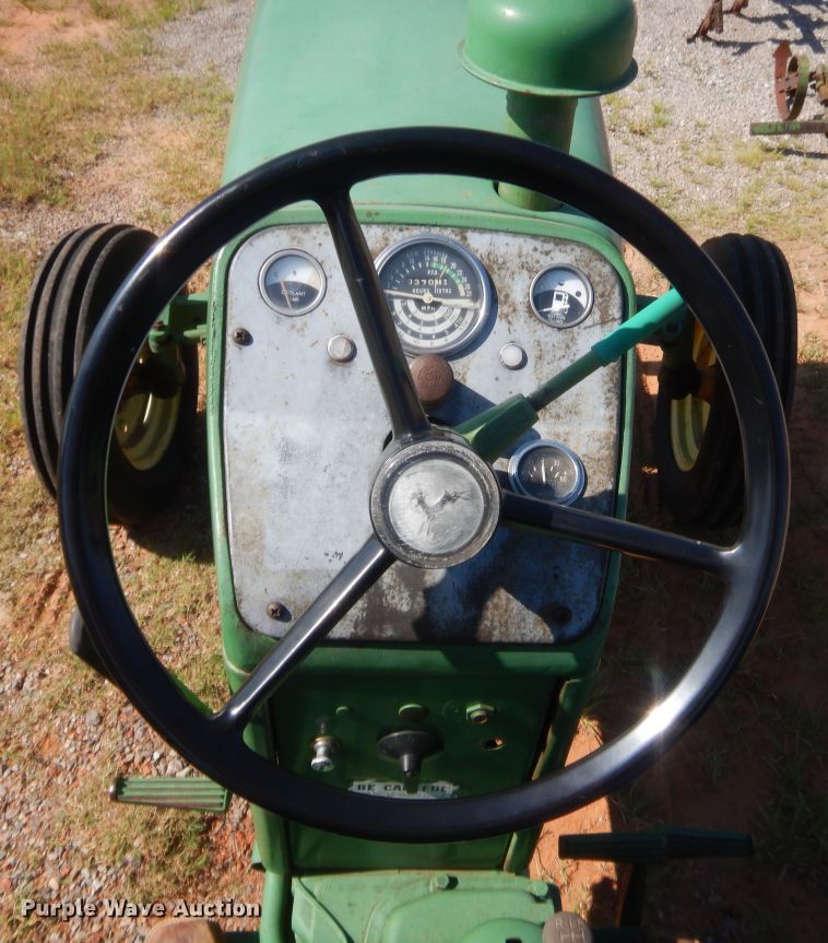 image for item IT9615 1964 John Deere 1010  tractor
