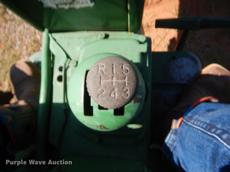 image for item IT9615 1964 John Deere 1010  tractor