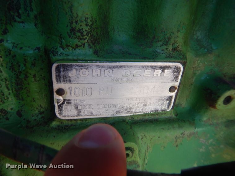 image for item IT9615 1964 John Deere 1010  tractor