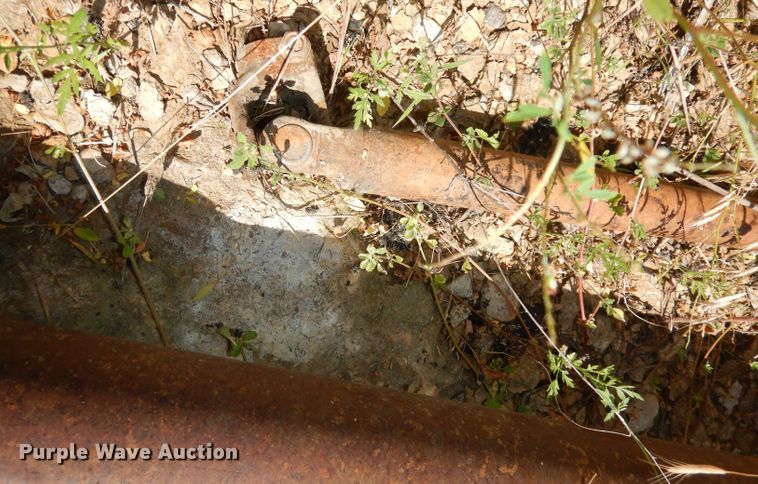 image for item IW9800 1995 Kenworth T800  truck cab and chassis