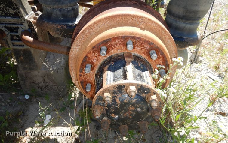 image for item IW9800 1995 Kenworth T800  truck cab and chassis