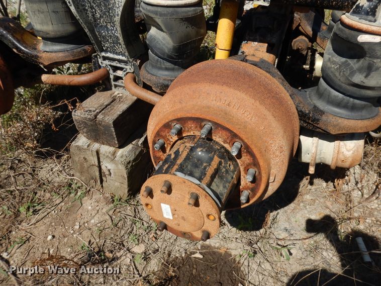 image for item IW9800 1995 Kenworth T800  truck cab and chassis