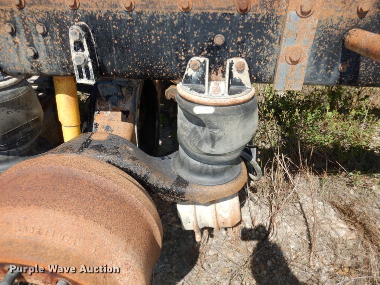 image for item IW9800 1995 Kenworth T800  truck cab and chassis