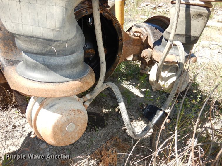 image for item IW9800 1995 Kenworth T800  truck cab and chassis