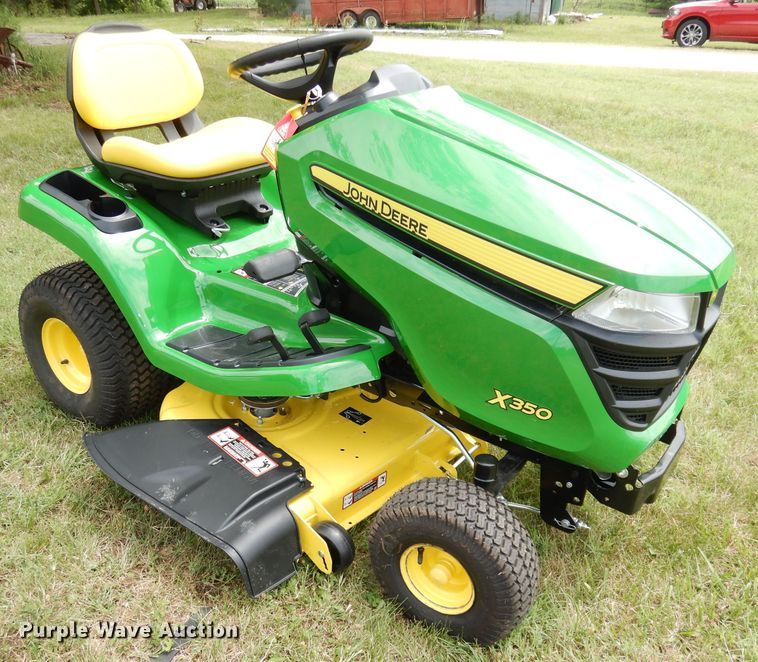 image for item IW9822 2021 John Deere X350  lawn mower