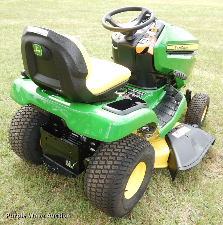 image for item IW9822 2021 John Deere X350  lawn mower