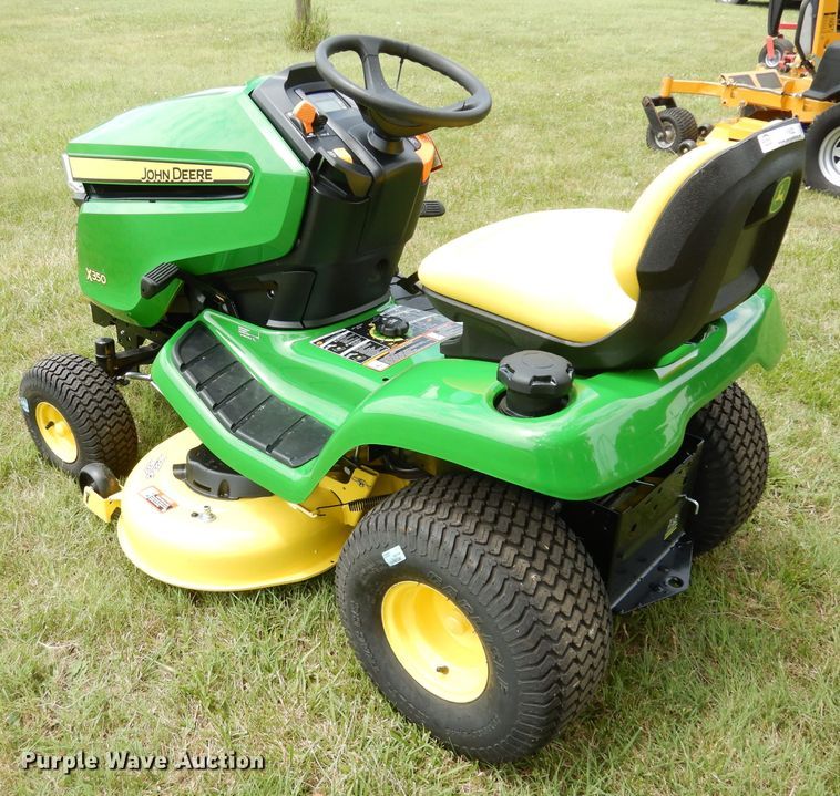 image for item IW9822 2021 John Deere X350  lawn mower