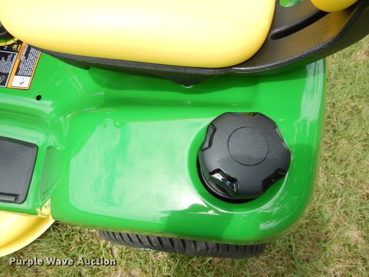image for item IW9822 2021 John Deere X350  lawn mower