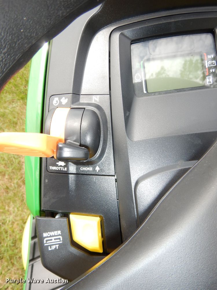 image for item IW9822 2021 John Deere X350  lawn mower