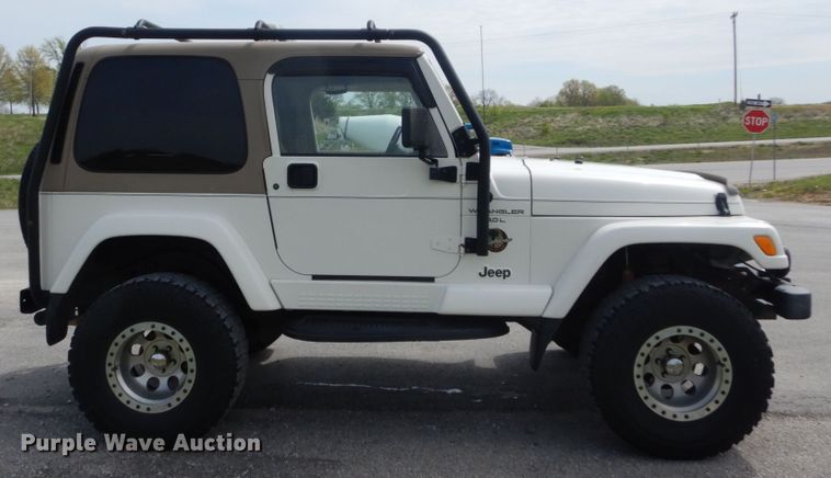 image for item IY9639 2001 Jeep Wrangler  SUV