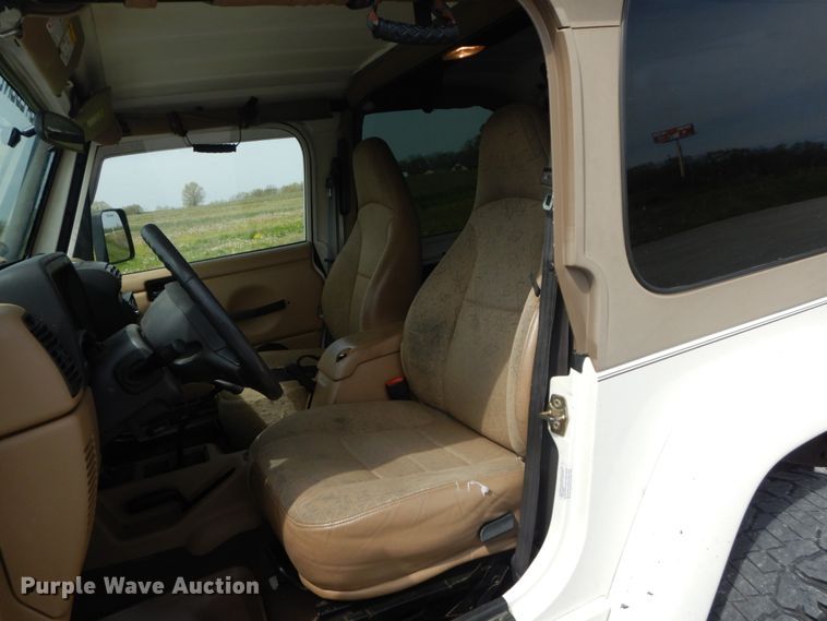 image for item IY9639 2001 Jeep Wrangler  SUV