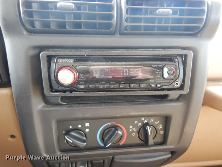 image for item IY9639 2001 Jeep Wrangler  SUV