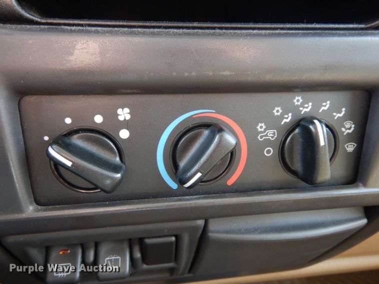 image for item IY9639 2001 Jeep Wrangler  SUV