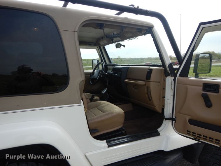 image for item IY9639 2001 Jeep Wrangler  SUV