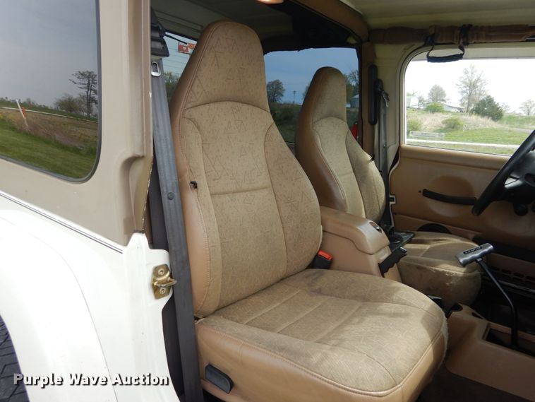 image for item IY9639 2001 Jeep Wrangler  SUV