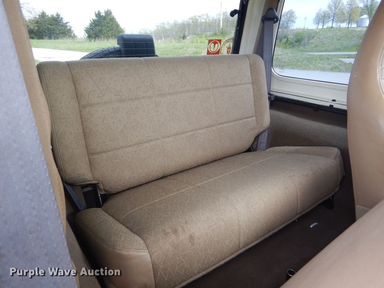 image for item IY9639 2001 Jeep Wrangler  SUV