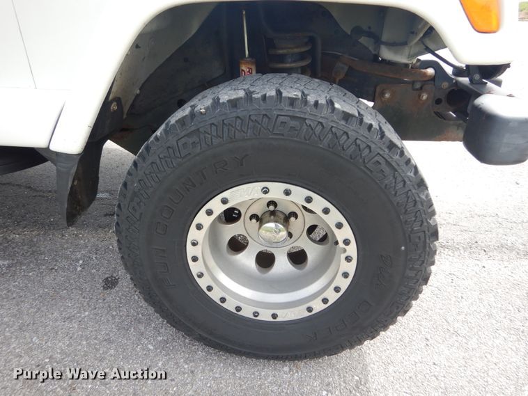 image for item IY9639 2001 Jeep Wrangler  SUV