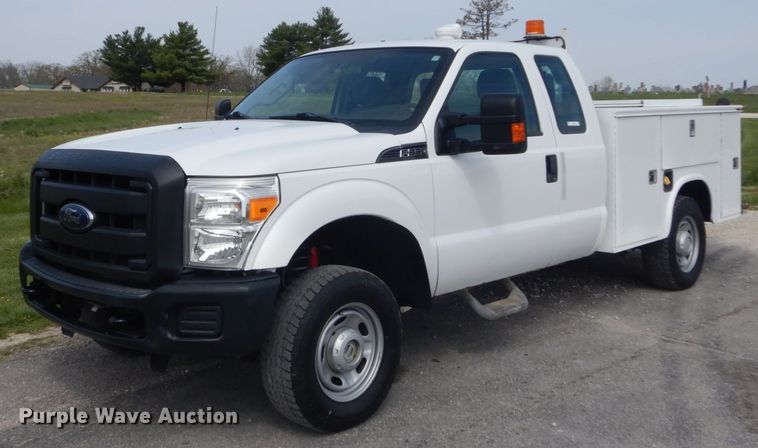 image for item IY9640 2013 Ford F250 Super Duty  SuperCab utility bed pickup truck