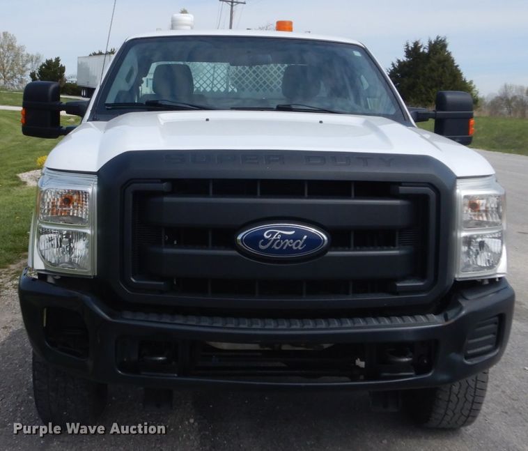 image for item IY9640 2013 Ford F250 Super Duty  SuperCab utility bed pickup truck