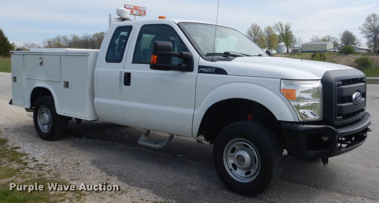 image for item IY9640 2013 Ford F250 Super Duty  SuperCab utility bed pickup truck