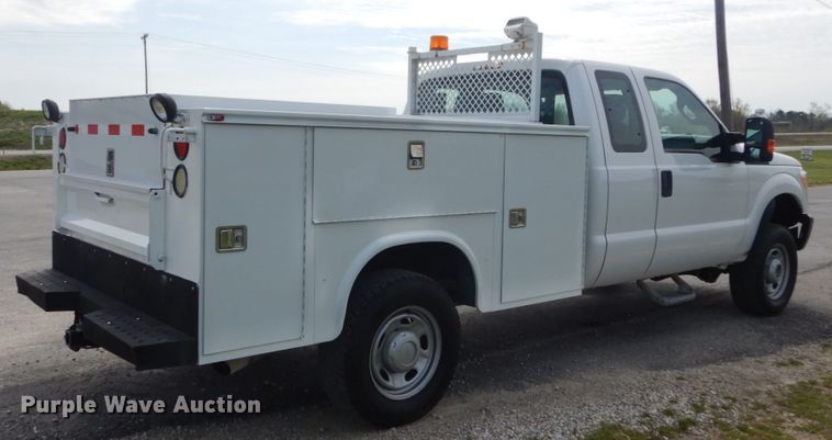 image for item IY9640 2013 Ford F250 Super Duty  SuperCab utility bed pickup truck