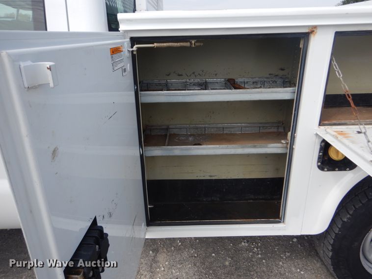 image for item IY9640 2013 Ford F250 Super Duty  SuperCab utility bed pickup truck