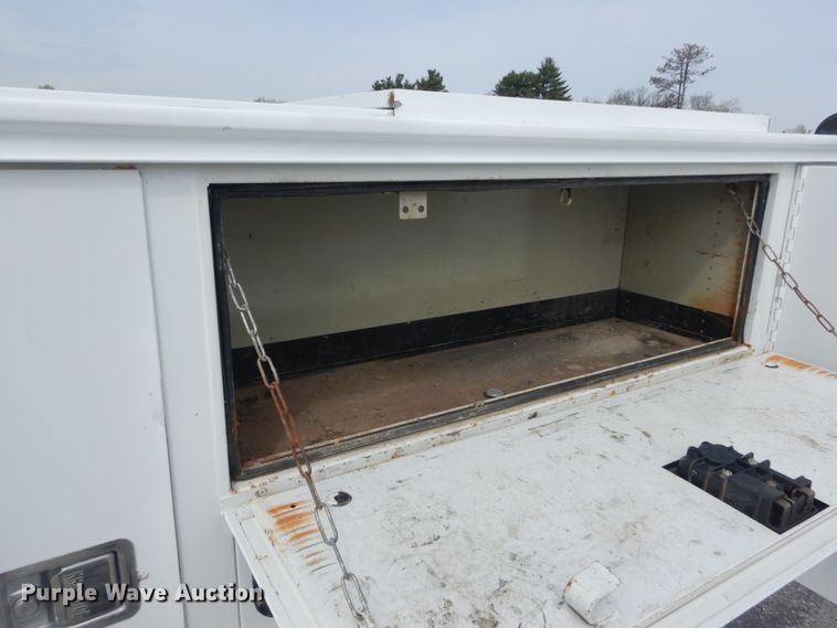 image for item IY9640 2013 Ford F250 Super Duty  SuperCab utility bed pickup truck