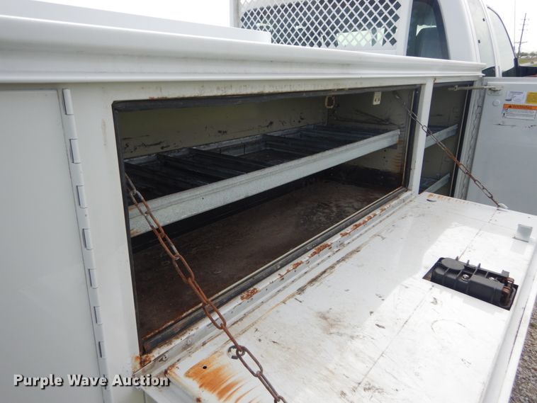 image for item IY9640 2013 Ford F250 Super Duty  SuperCab utility bed pickup truck