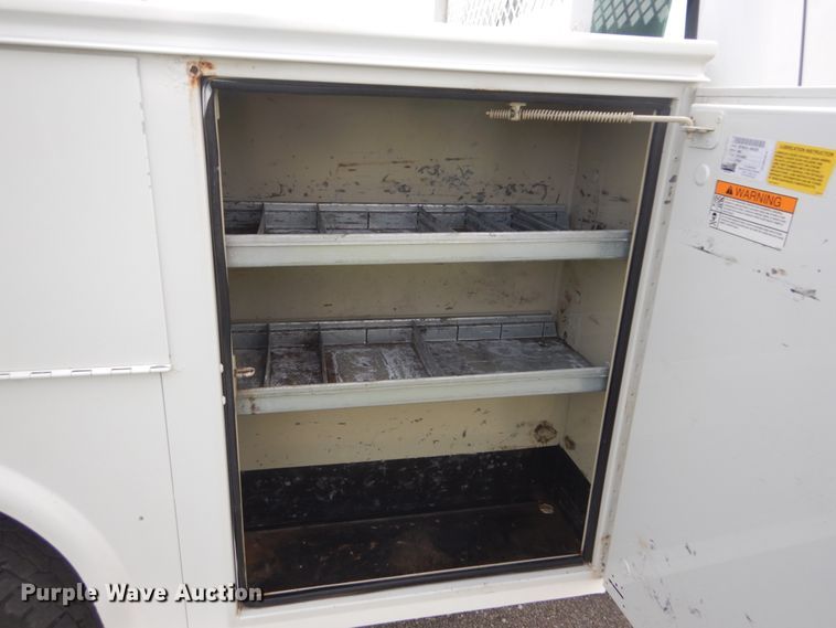 image for item IY9640 2013 Ford F250 Super Duty  SuperCab utility bed pickup truck