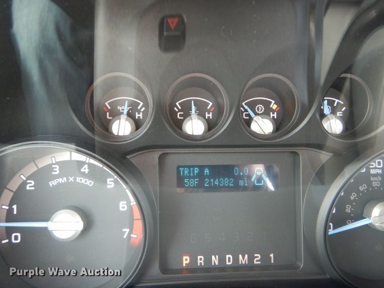 image for item IY9640 2013 Ford F250 Super Duty  SuperCab utility bed pickup truck