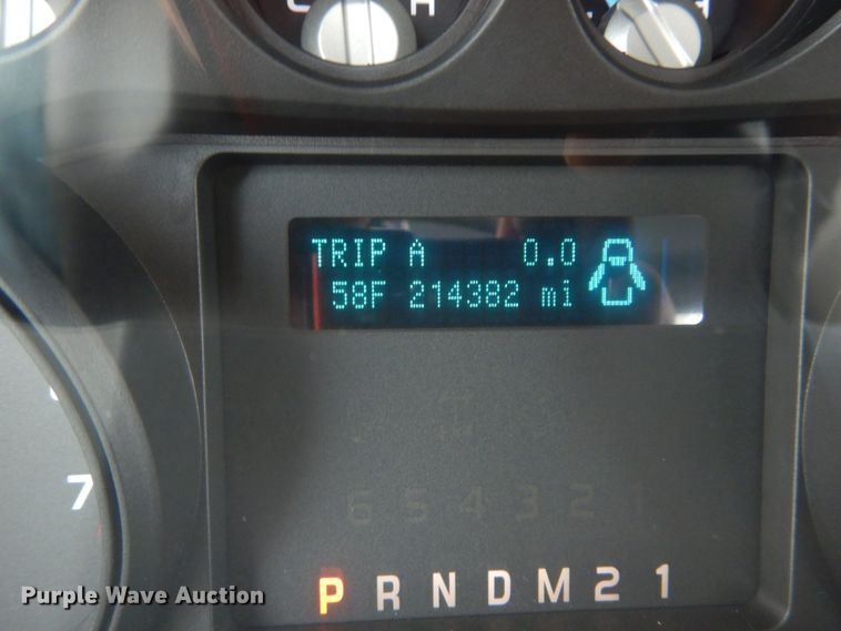 image for item IY9640 2013 Ford F250 Super Duty  SuperCab utility bed pickup truck