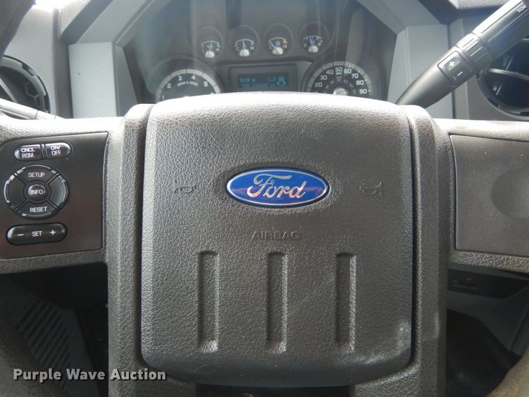 image for item IY9640 2013 Ford F250 Super Duty  SuperCab utility bed pickup truck