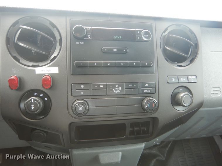 image for item IY9640 2013 Ford F250 Super Duty  SuperCab utility bed pickup truck