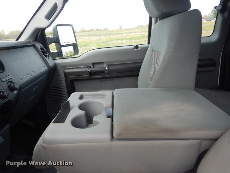 image for item IY9640 2013 Ford F250 Super Duty  SuperCab utility bed pickup truck