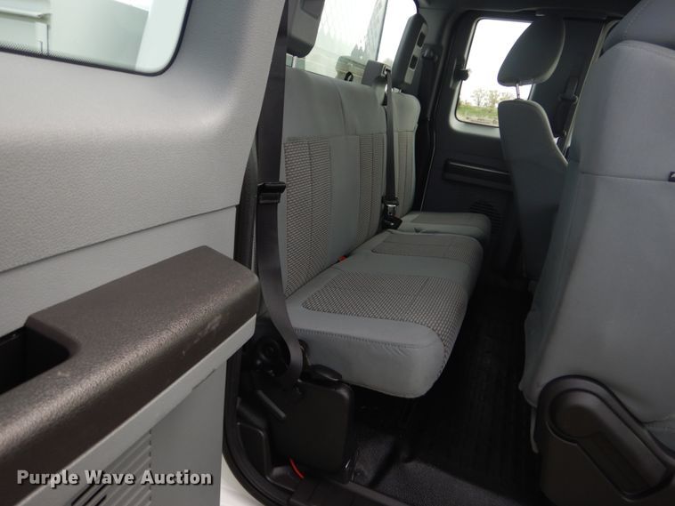 image for item IY9640 2013 Ford F250 Super Duty  SuperCab utility bed pickup truck