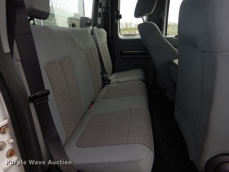 image for item IY9640 2013 Ford F250 Super Duty  SuperCab utility bed pickup truck