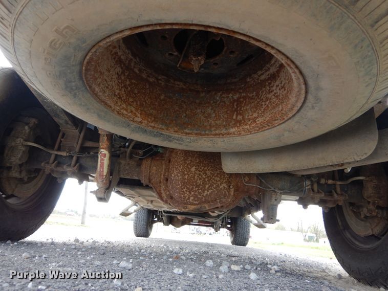 image for item IY9640 2013 Ford F250 Super Duty  SuperCab utility bed pickup truck